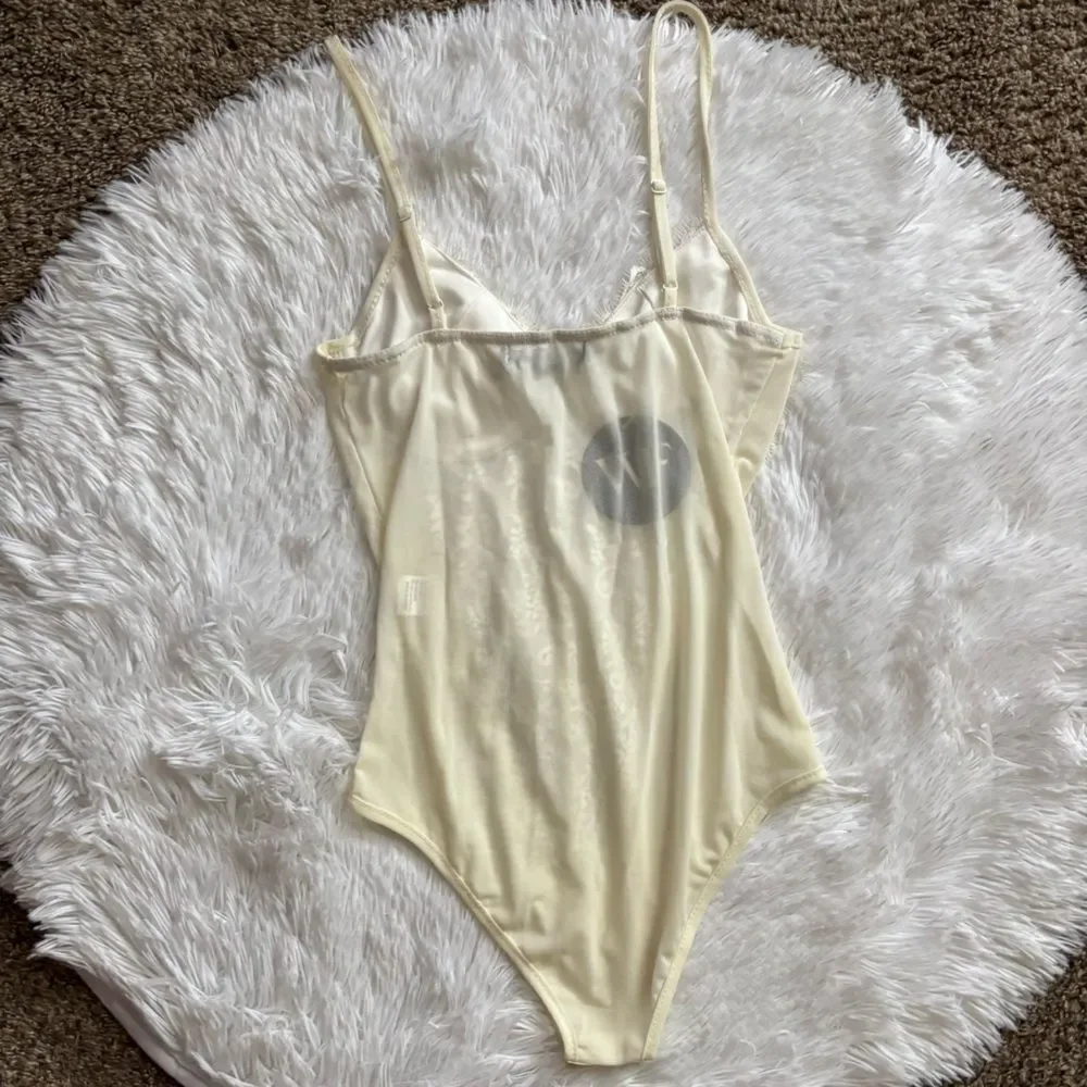 White Fox Boutique Bodysuit New Cream‎ Sheer Lace Sexy Womens Size Medium